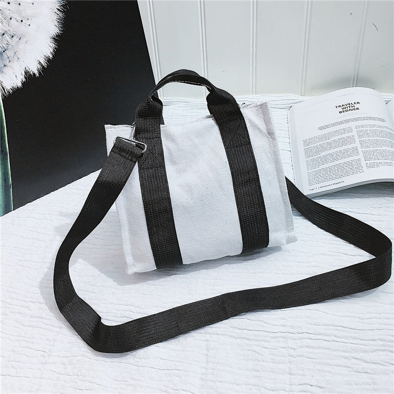 CURTIS Womens Hand Bag