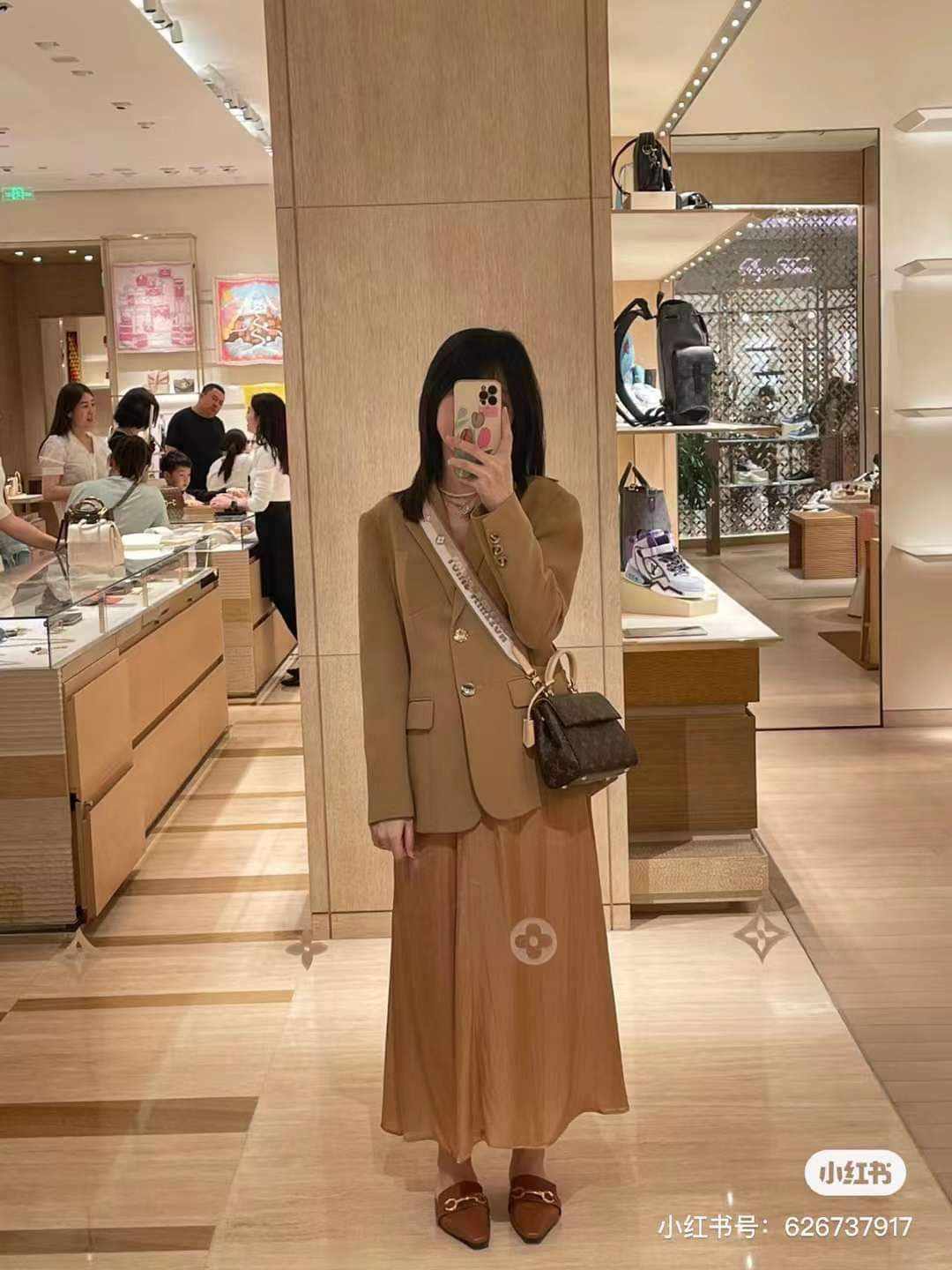 LV Quality sling bag