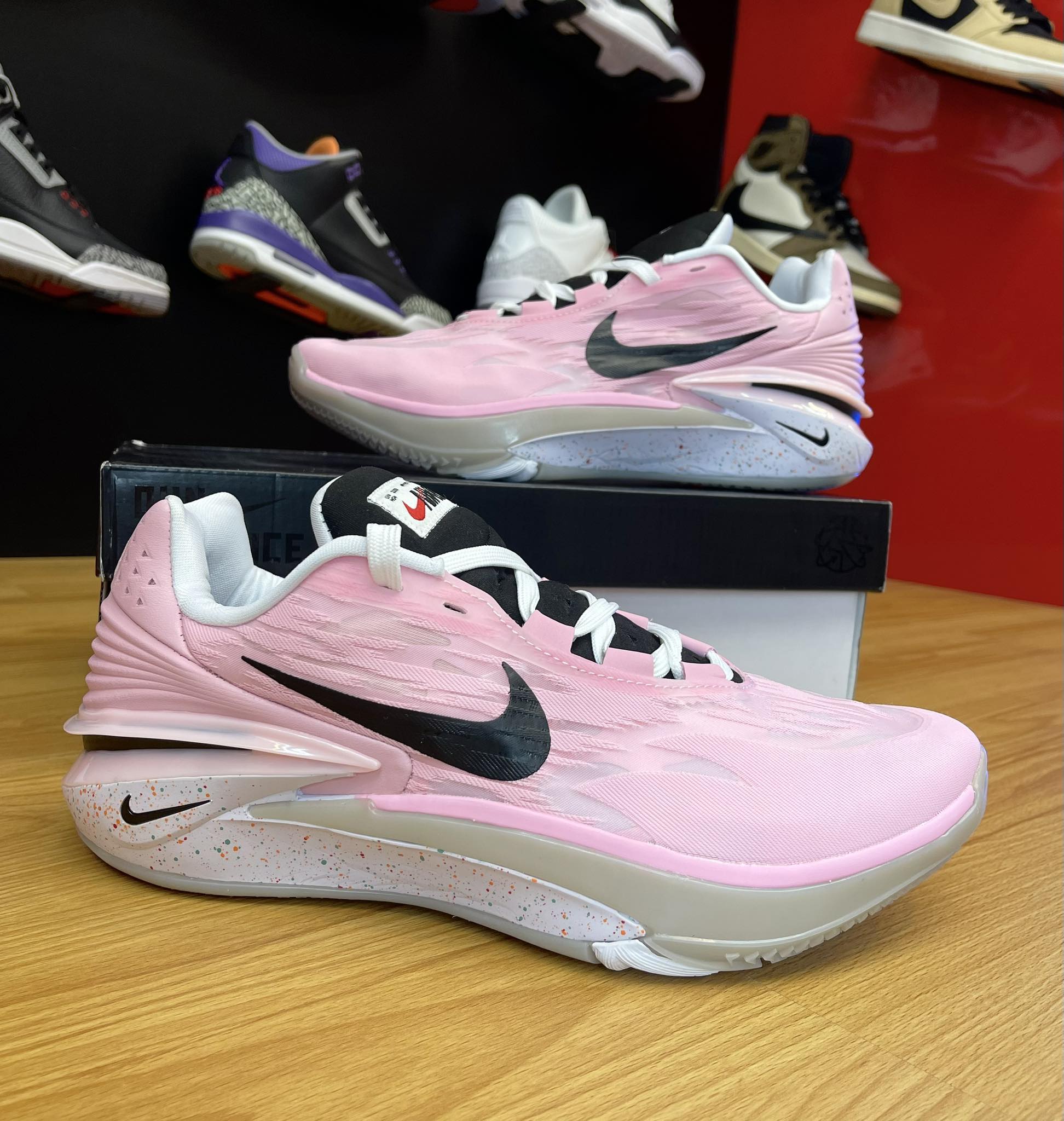 Nike shoes with pink 2024 soles