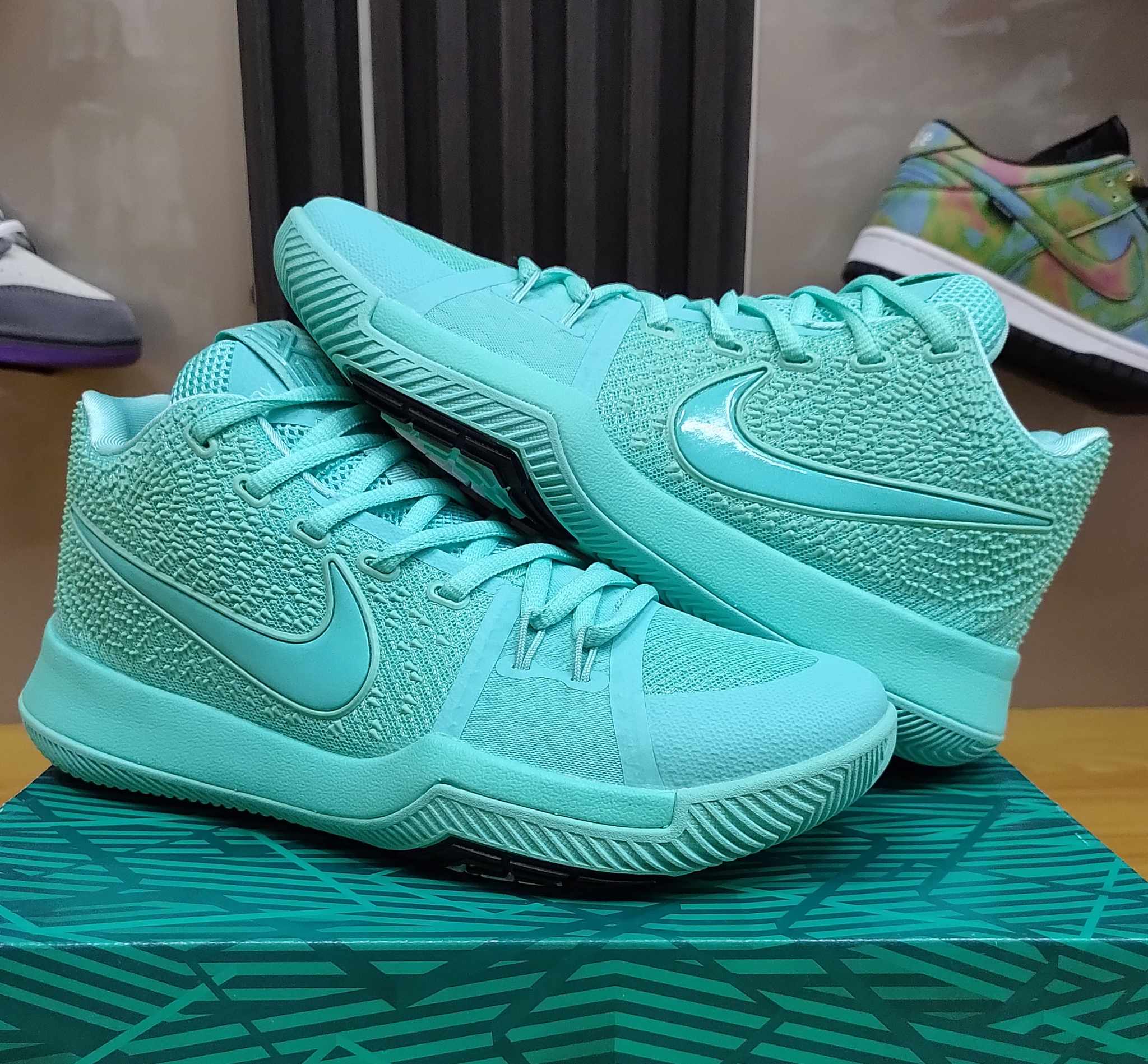 Kyrie 3 hot sale mint green