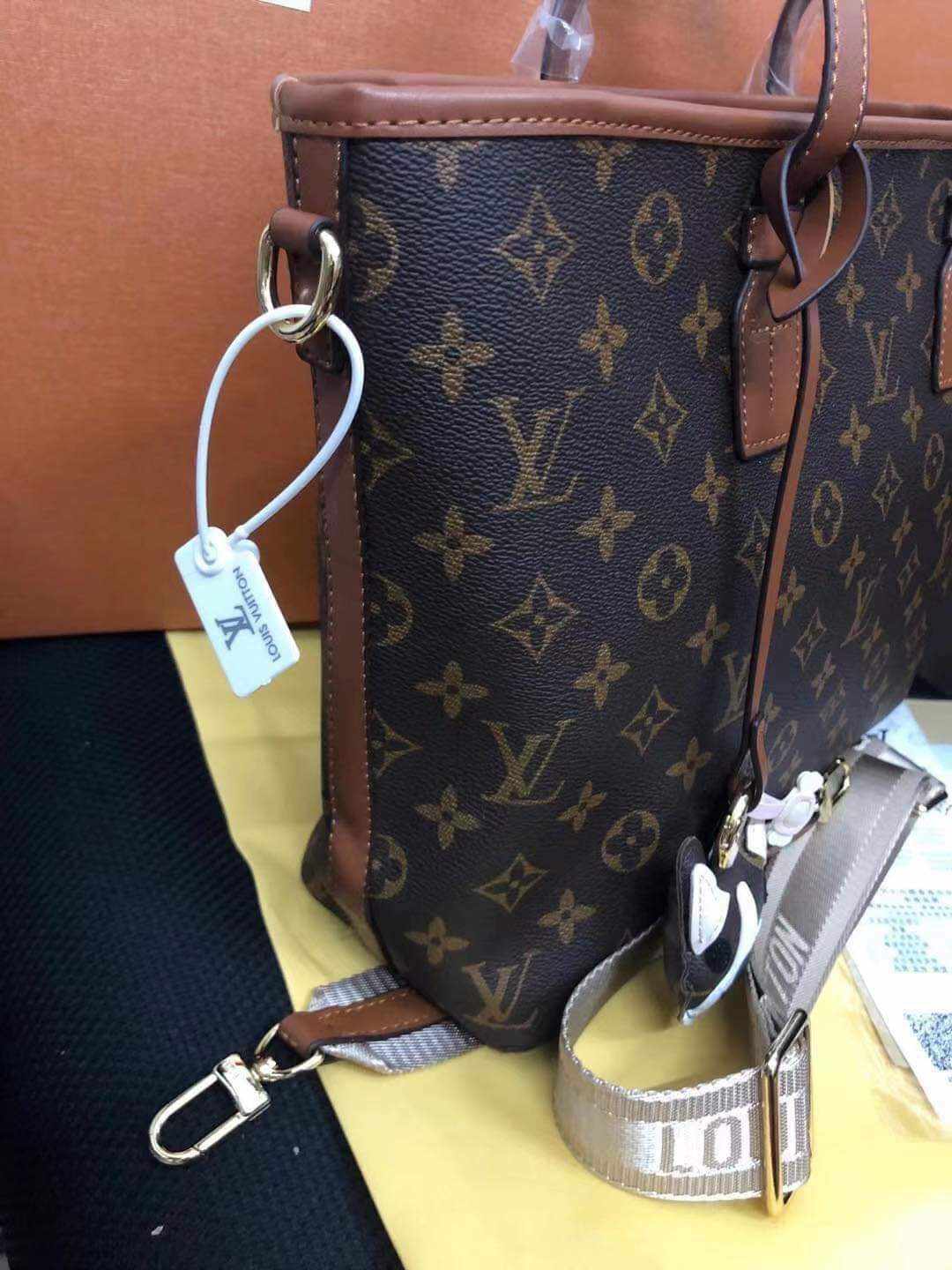 Shoulder Bag with box