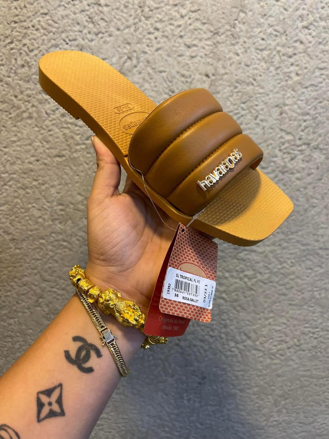 Square-Cut Havaianas