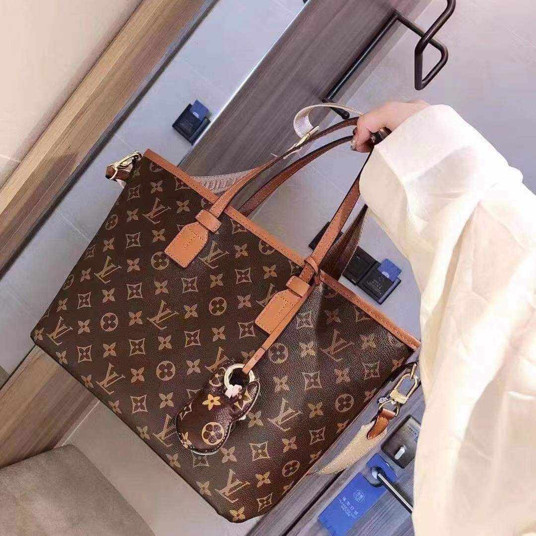 Shoulder Bag with box