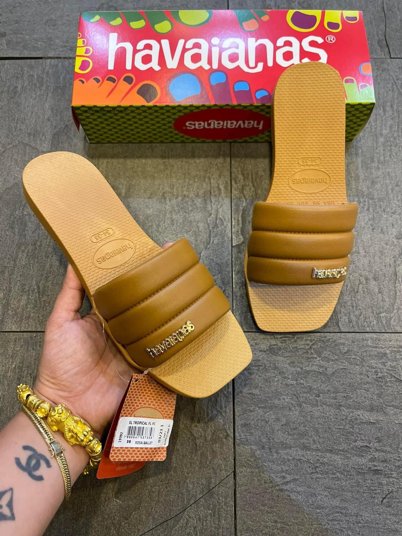 Square-Cut Havaianas