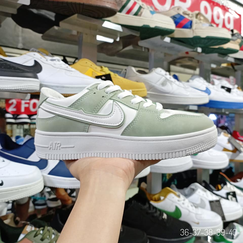 Women's Sneakers