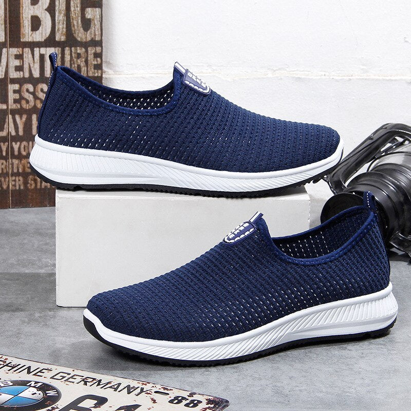 HUGH Men Sneakers