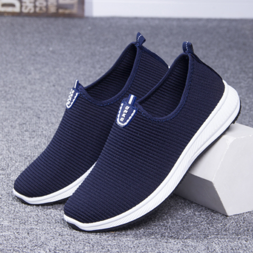 HUGH Men Sneakers