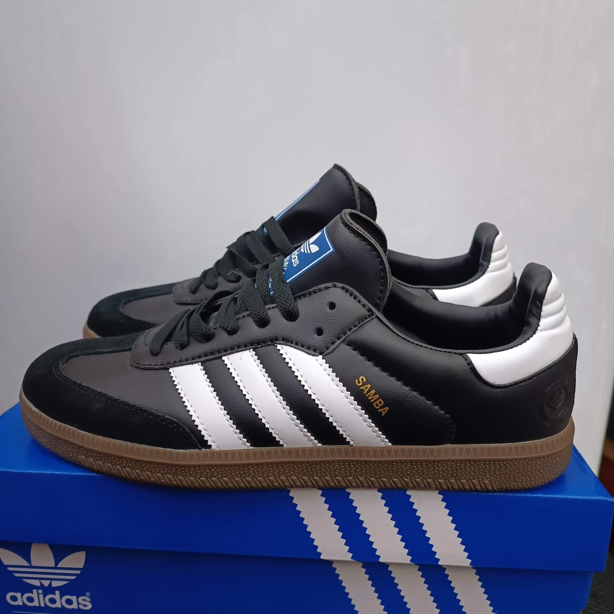 Black samba best sale adidas trainers