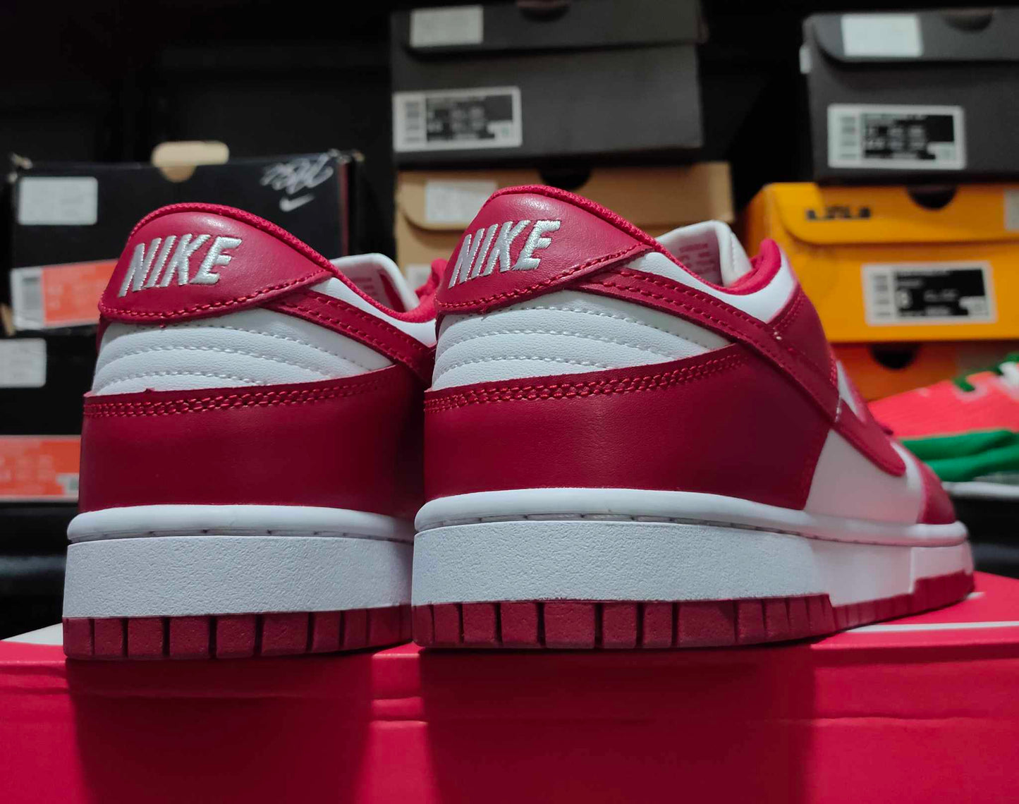 Nike SB Dunk Low "University Red"