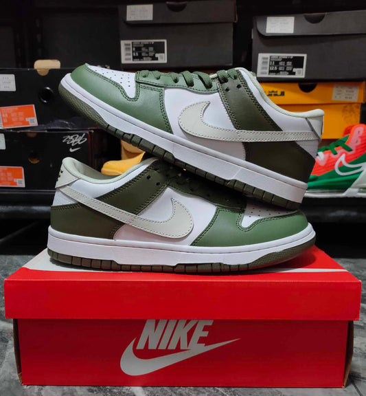 Nike SB Dunk Low "Oil Green"