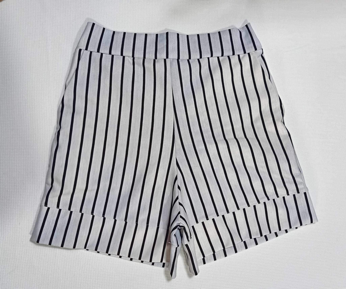 Lena Shorts (WOVEN)