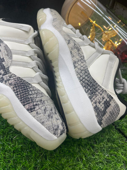 Jordan11Low "Snake Skin"