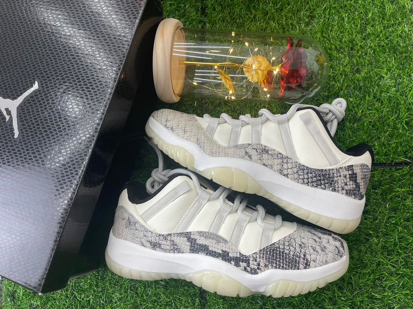 Jordan11Low "Snake Skin"