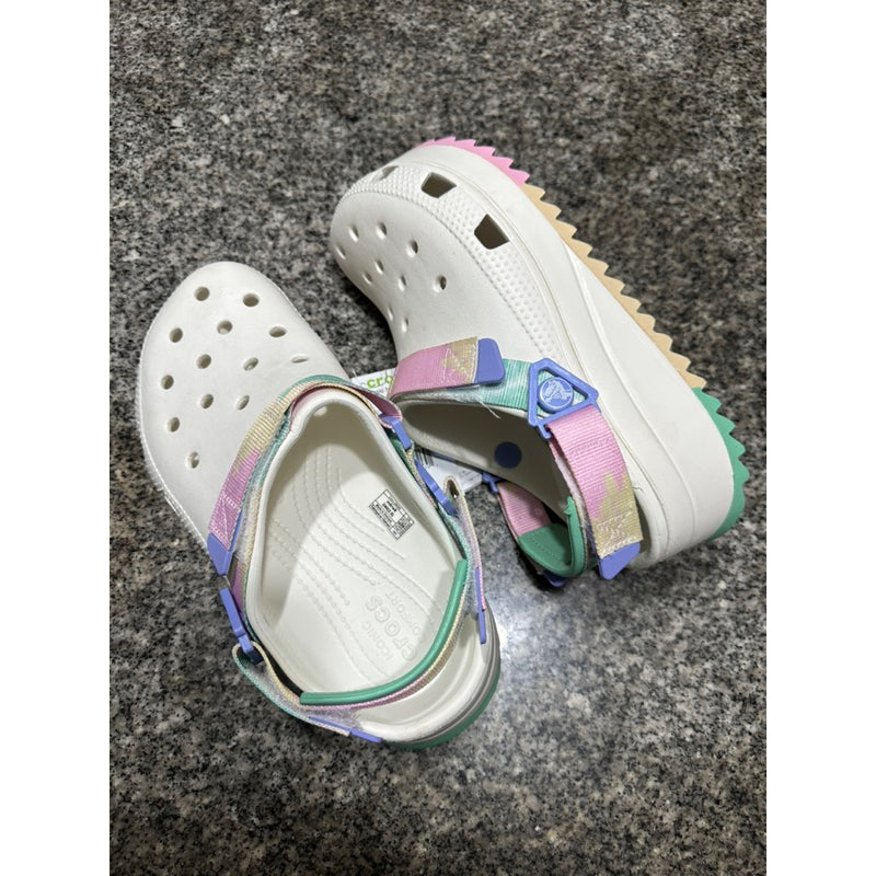 Crocs-Hiker Clog UA pair