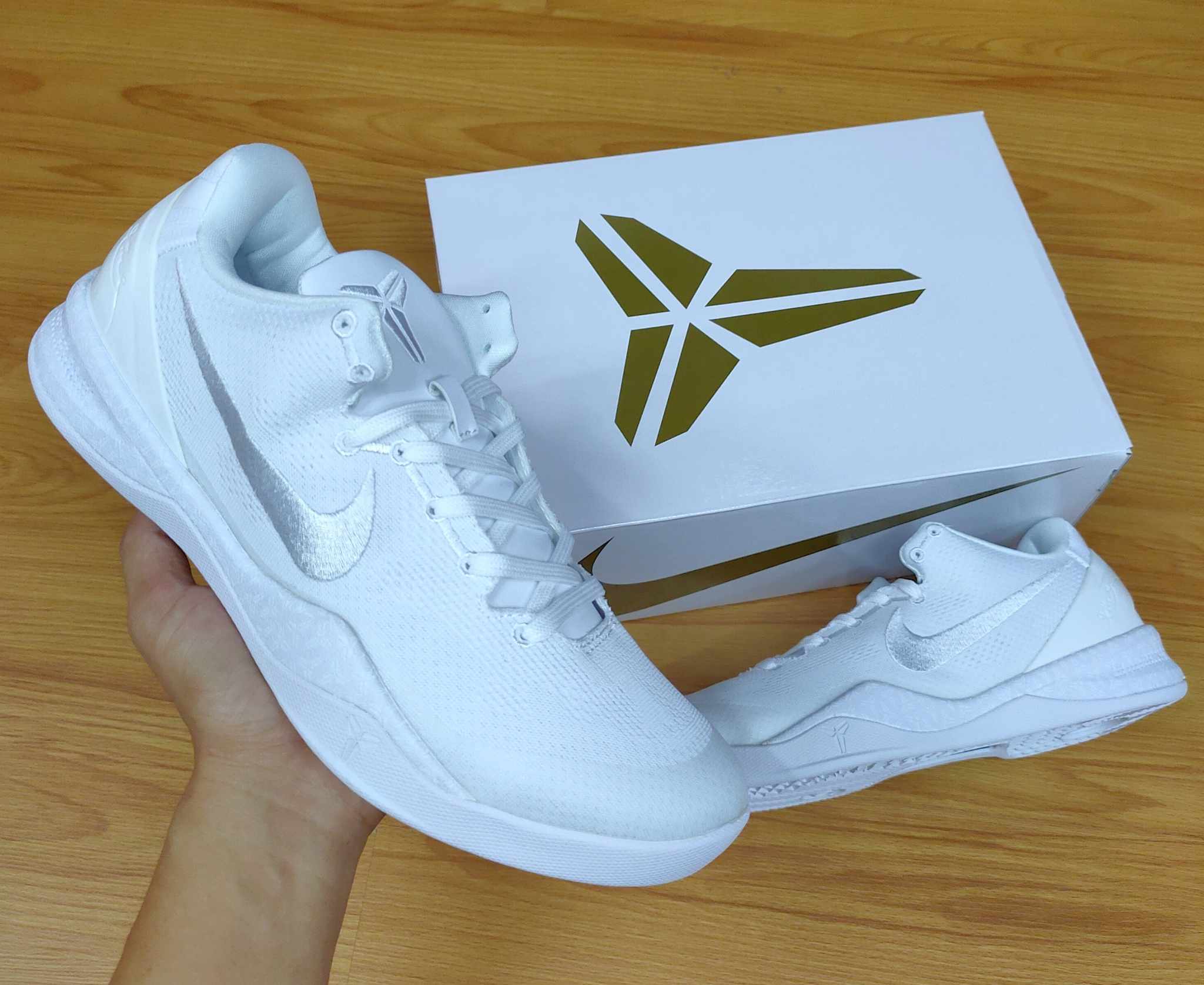 Kobe 8 white and hot sale gold