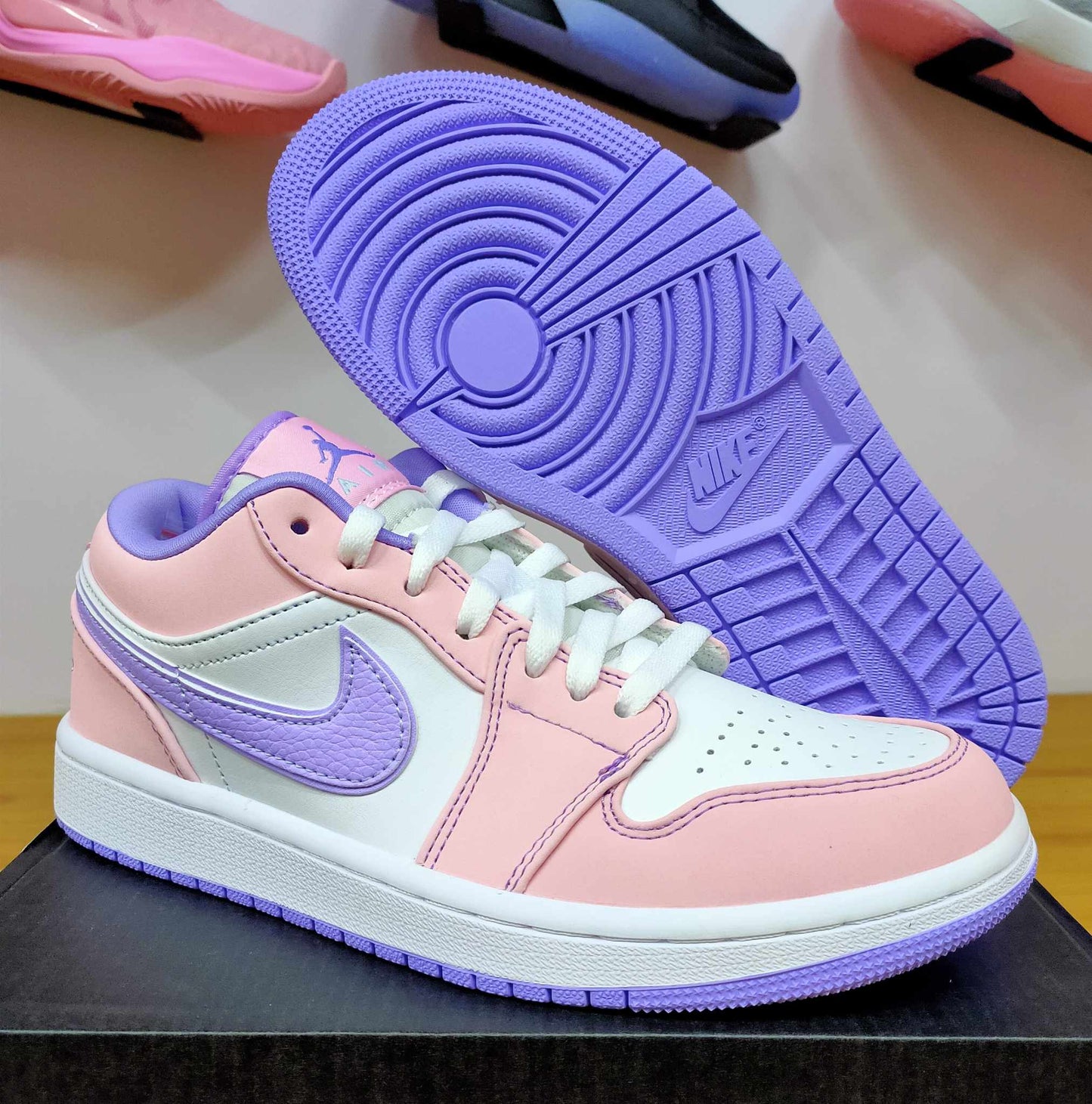 Jordan1Low "Arctic Punch"