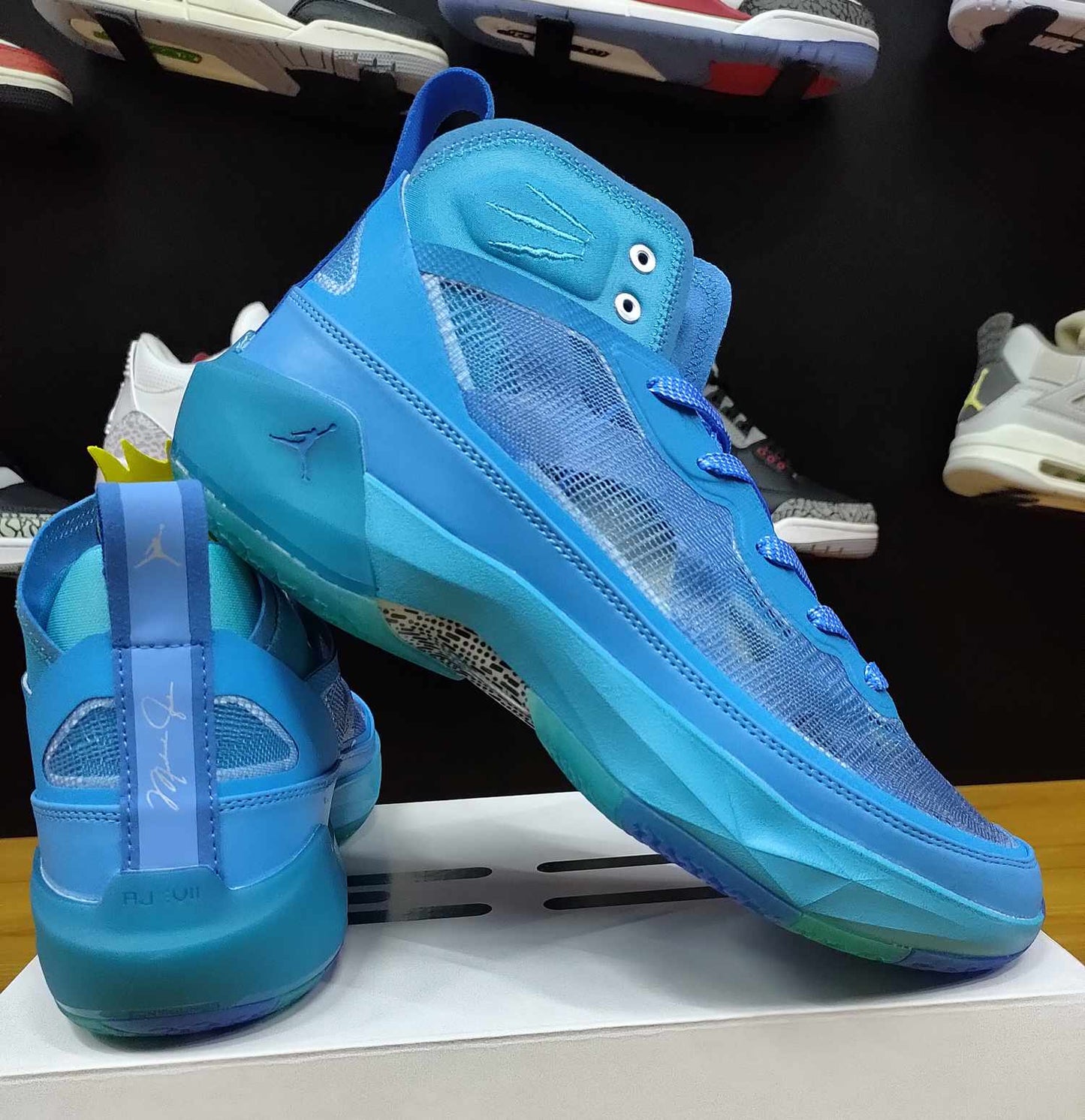 Jordan37 x ZionWilliamsin "Naruto"