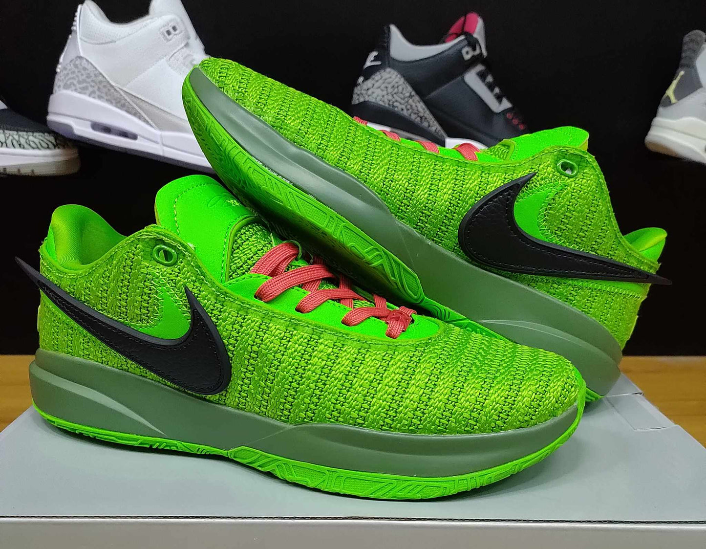 Lebron20 "Grinch"