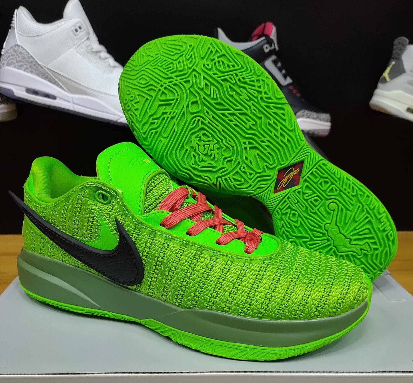 Lebron20 "Grinch"