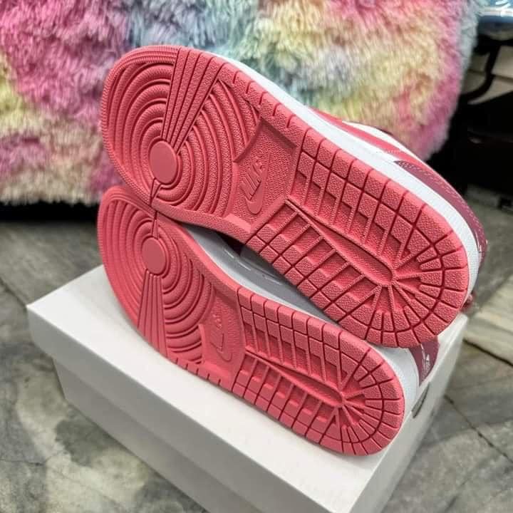 Jordan1 Low "Barely Rose"