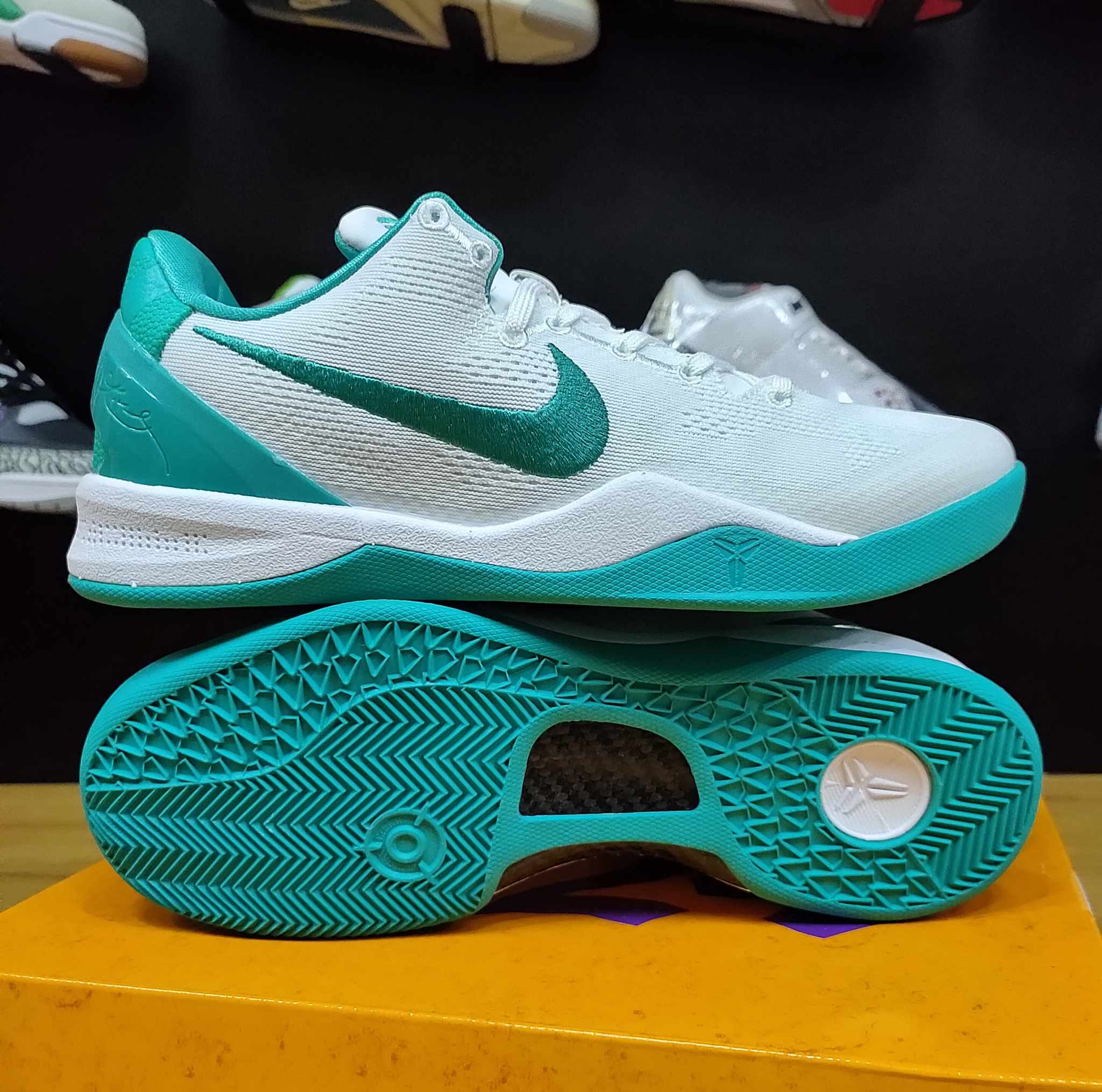 Kobe sale 1 emerald