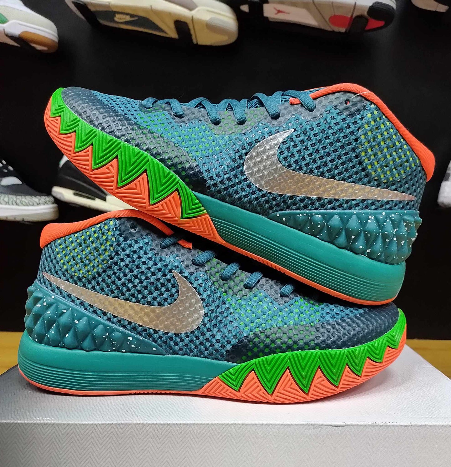 Kyrie 1 "Venus Flytrap"