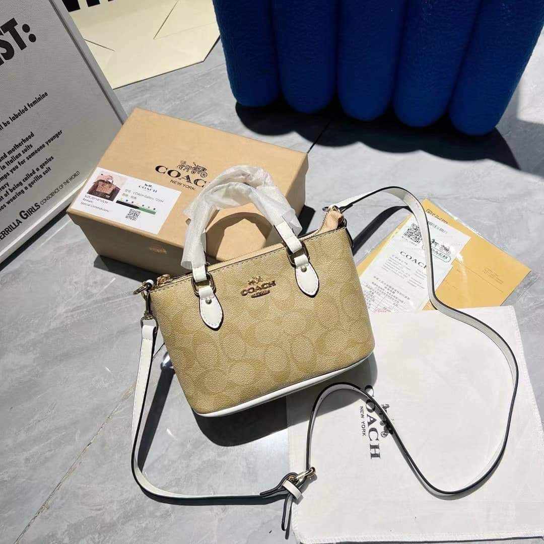 Shoulder Bag with box and Dust Bag