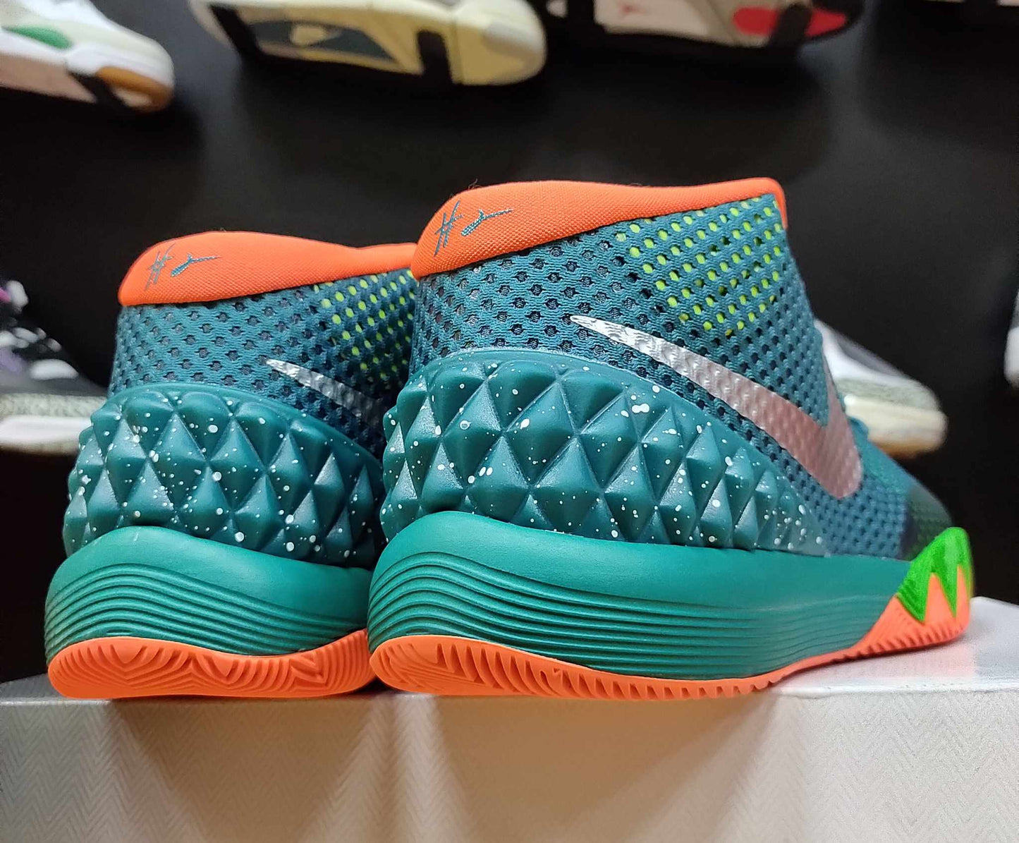 Kyrie 1 "Venus Flytrap"