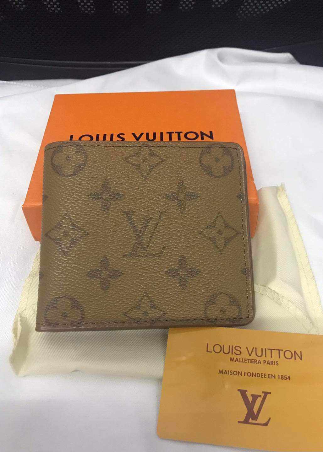 Men's wallet with box