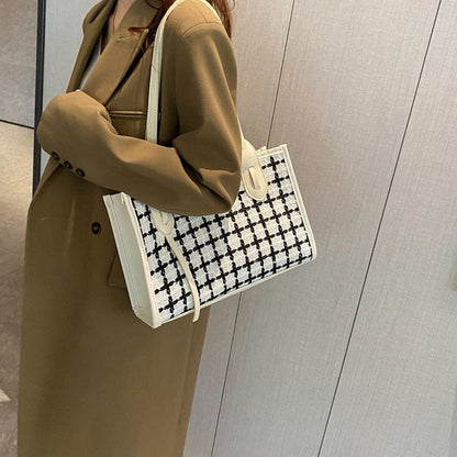INARI Ladies Hand Bag Stylish Elegant